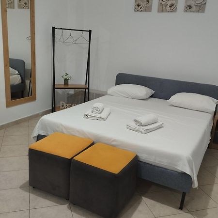Dim'S Villas Qeparo Bagian luar foto