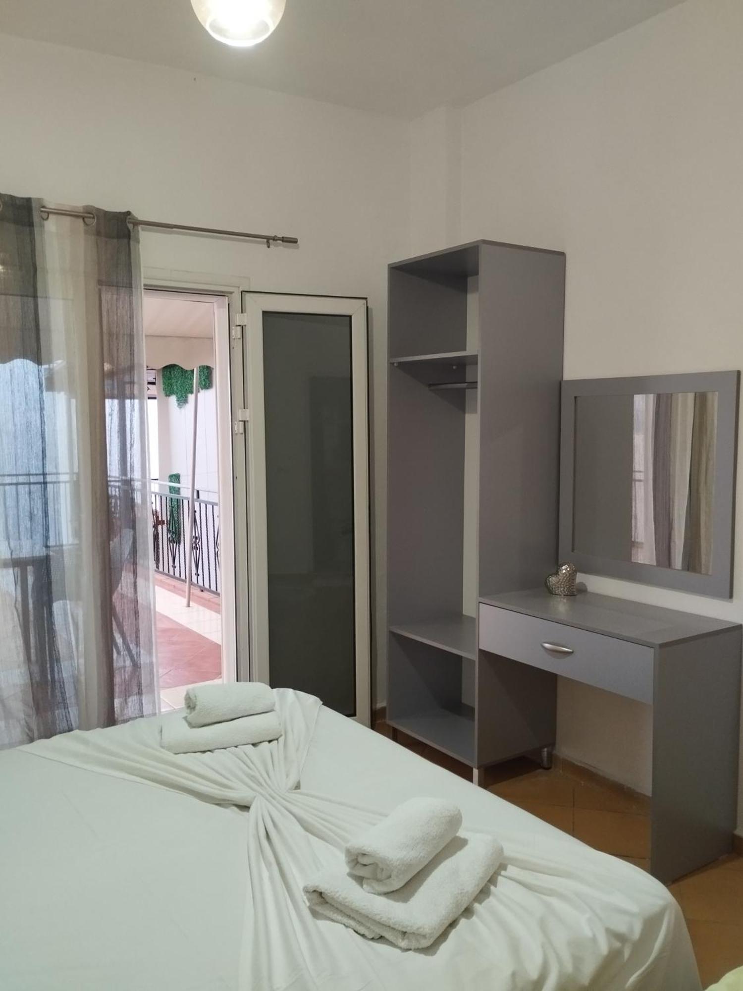Dim'S Villas Qeparo Bagian luar foto